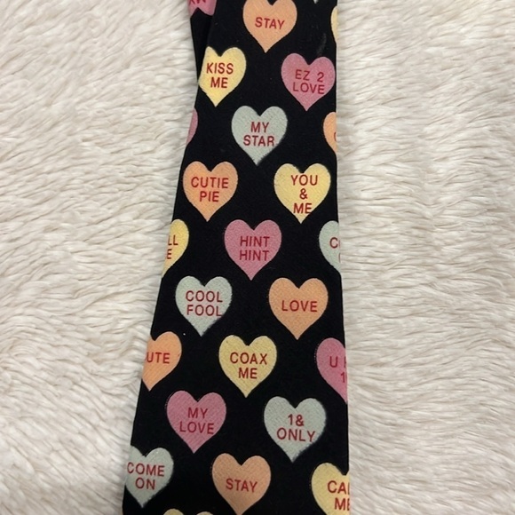 Metropolis 100% Italian silk heart Tie - Picture 10 of 12